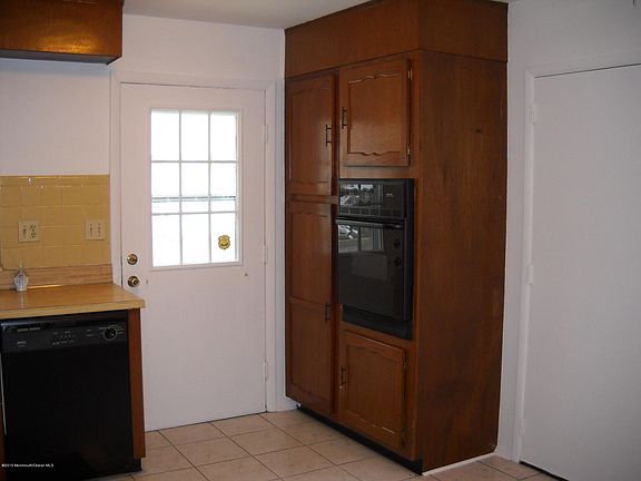 5th image of 805a Balmoral Court #100a