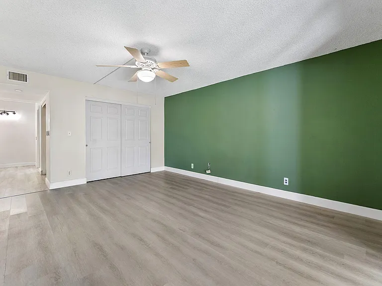 5800 Camino Del Sol #102 — Photo 21