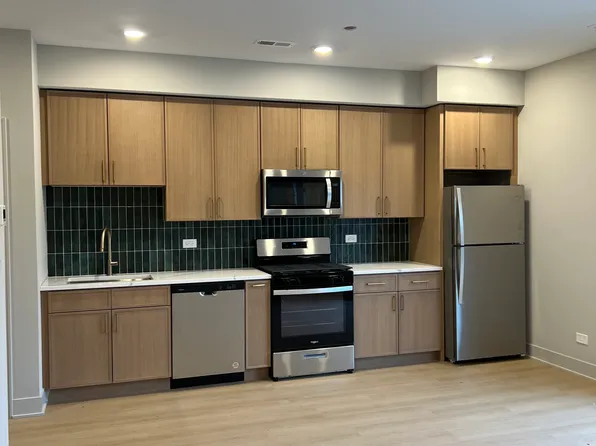 (undisclosed Address), Chicago, IL 60613