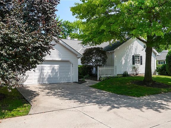 2nd image of 656 Fairfield Ln
