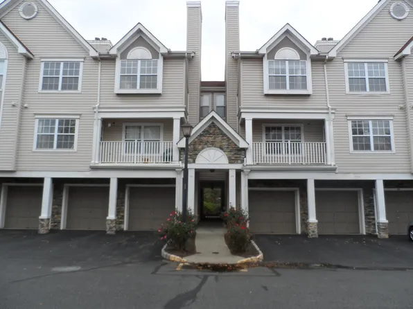 27 Guisborough Way #27, Edison, NJ 08820