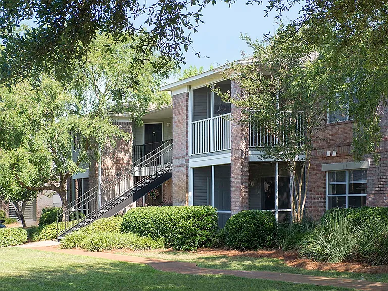 The Reserve Apartments — Photo 32