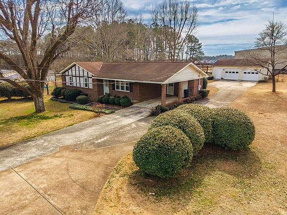 4th image of 1507 3rd St NE