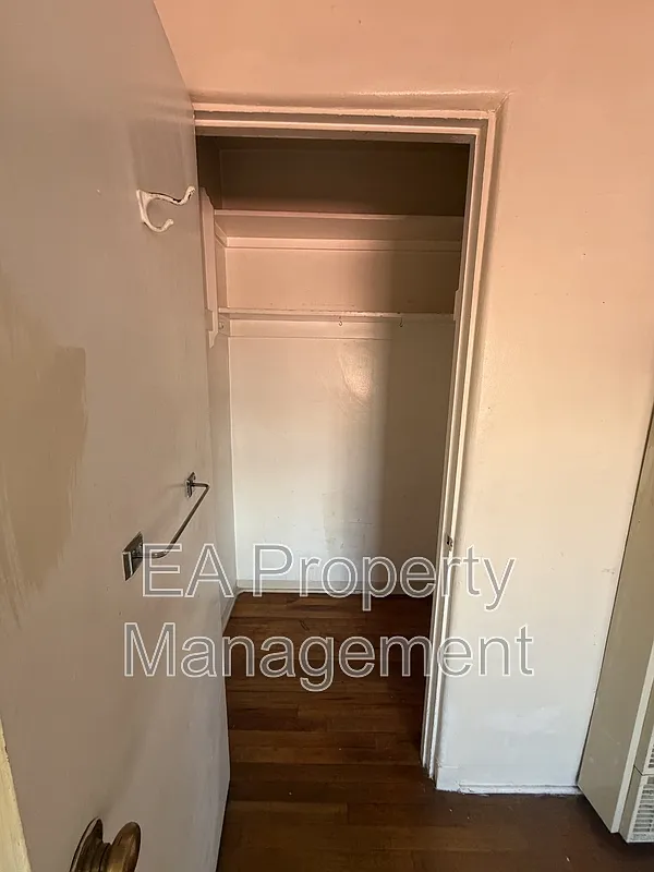 1 bed, 1.0 bath, $900 — Photo 4