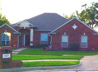 801 Ridge Crest Dr, Burleson, TX 76028