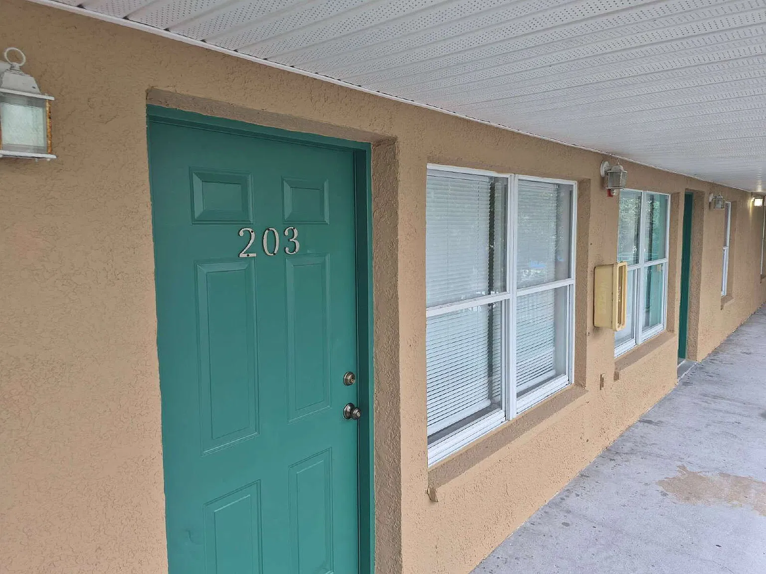 2 bed, 2.0 bath, $1,400 — Photo 3