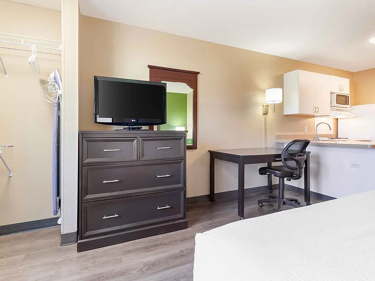 Studio Suite - 1 Queen Bed