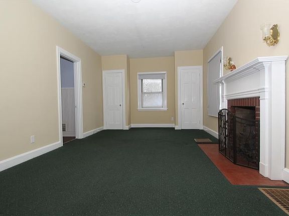 Living Rm - HWF under carpet