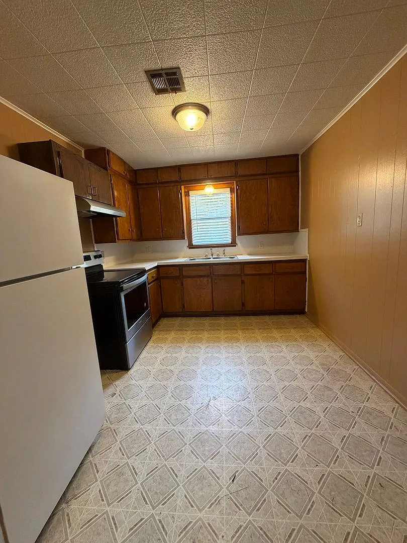 519 North Highland Ave — Photo 4