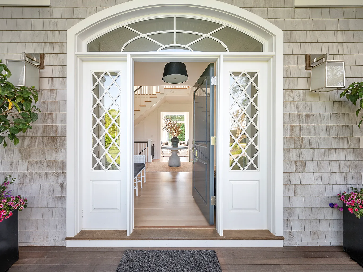 Pristine Southampton Summer Rental with Tennis — Photo 3