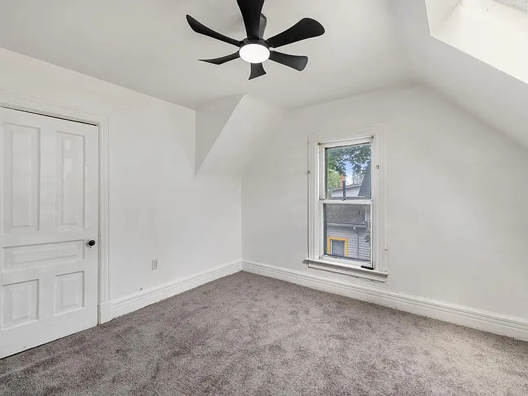 242 Crocker Blvd — Photo 16
