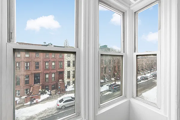 Rented by Charney Real Estate LLC | media 19