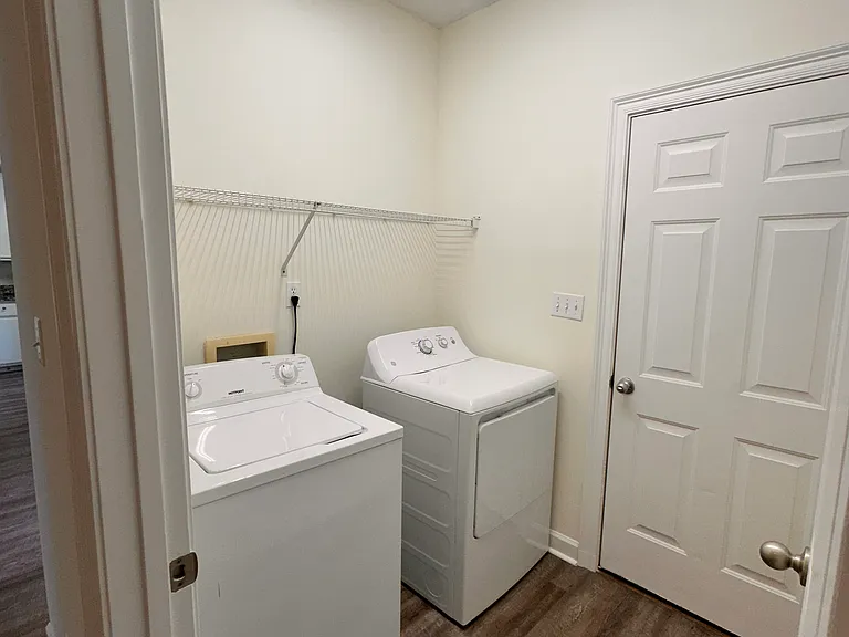 90 Albatross Ct — Photo 24