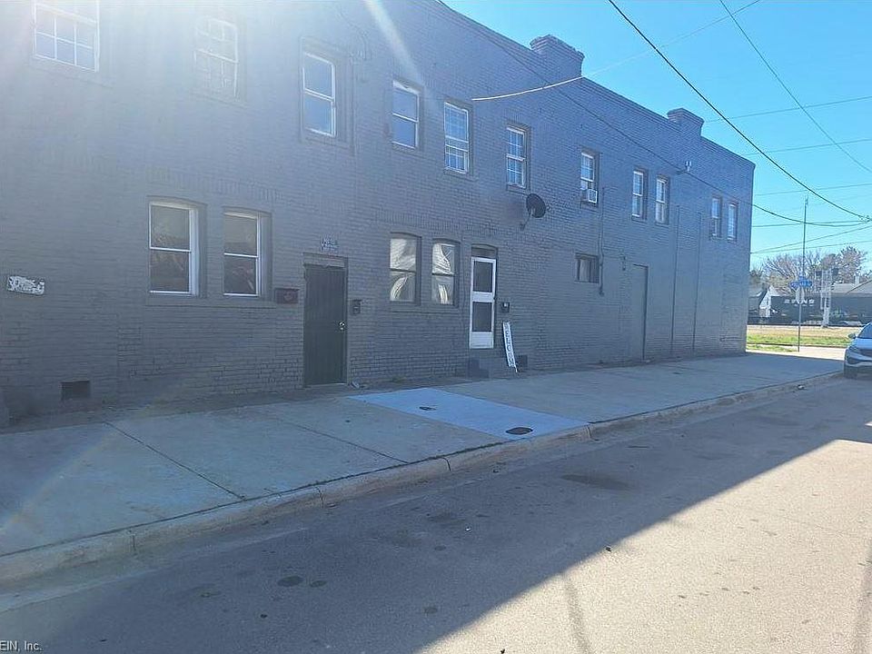 2nd image of 930 Pollard St