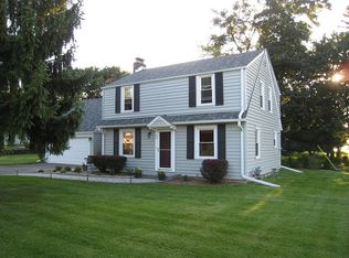 475 Lynnwood Ln, Brookfield, WI 53005