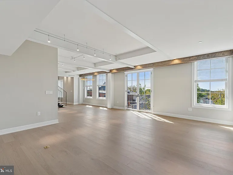 50 N Main St #302 — Photo 15