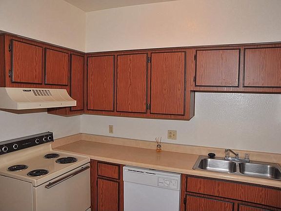 2nd image of 2827 E Le Marche Ave