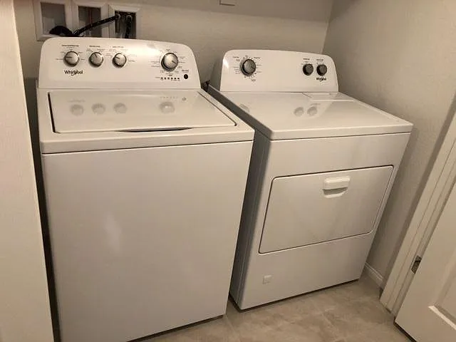 669 Anemone Ln — Photo 3