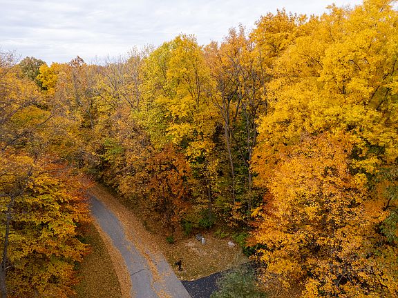 2nd image of 606 Sly Run Overlook