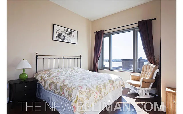 Sold by Douglas Elliman | media 21