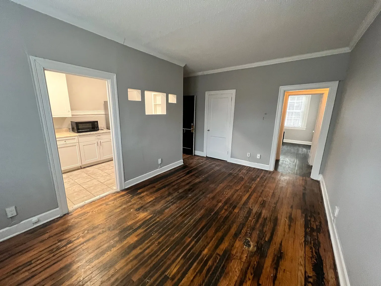 Historic Ecker Apartments in Revitalized Main Street Corridor in High Point — Photo 4
