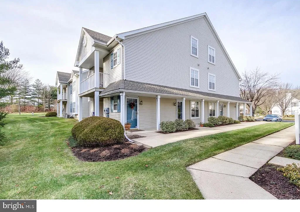 2 bed, 2.0 bath, 1257 sqft, $2,400 — Photo 1