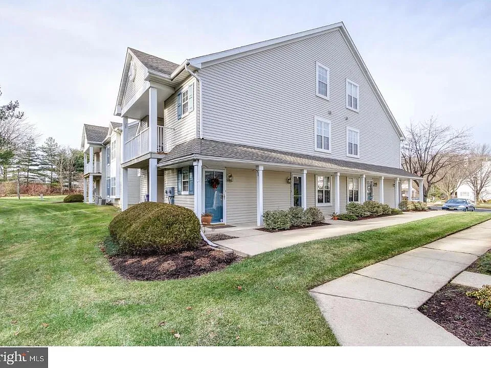 904 Oswego Ct