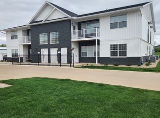 3026 W Willow Knolls Dr #1, Peoria, IL
