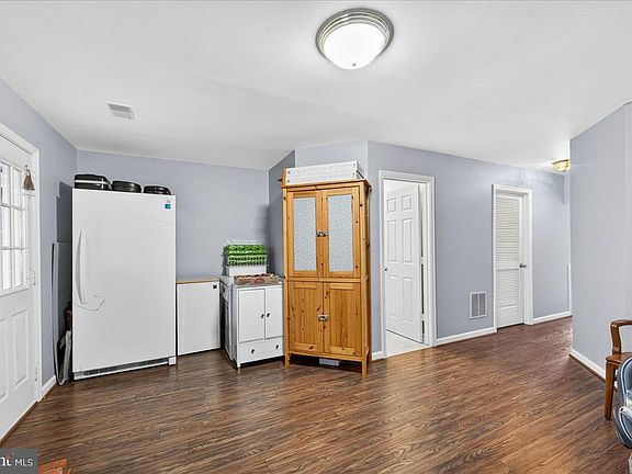 4th image of 14200 Beddingfield Way