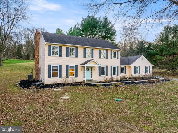 804 Nathan Hale Dr, West Chester, PA 19382