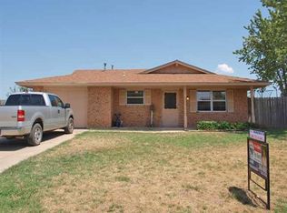 809 W D Ave, Cache, OK 73527