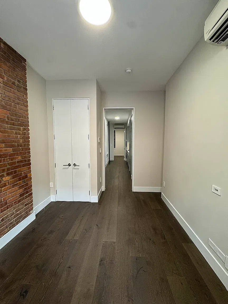 336 West 17th Street — Photo 2