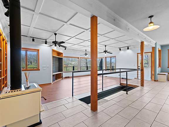 3rd image of 90 Lake Ln