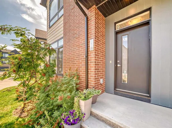 118 E Sage Meadows Gdns NW, Calgary, AB T3P 1K2