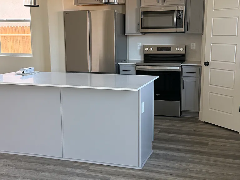 835 N Michelle St — Photo 7