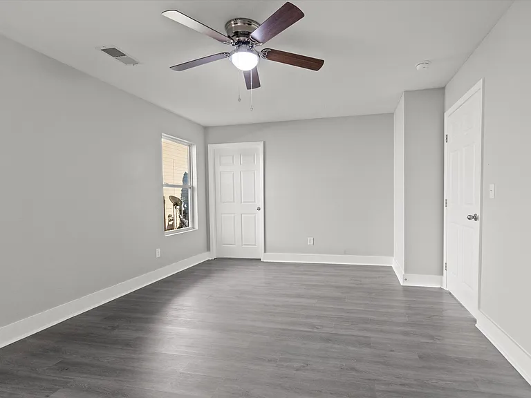 341 Mertle Dr NE — Photo 9