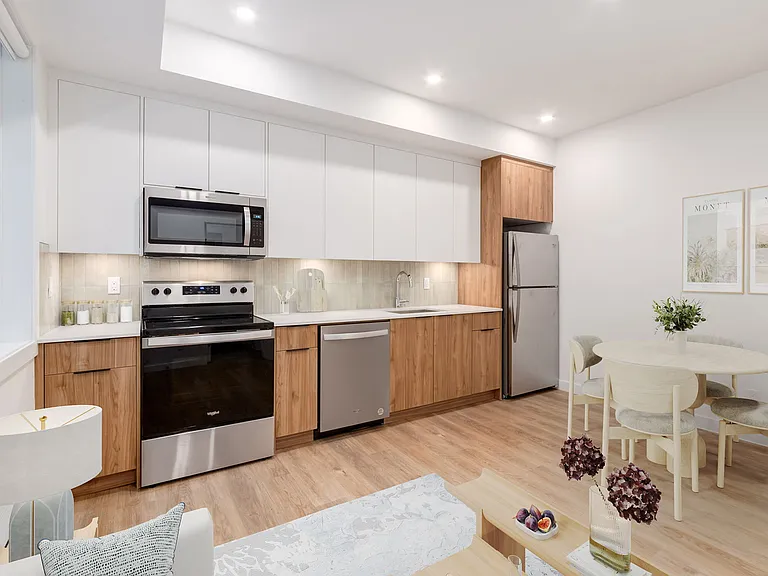 2131 50th Ave SW #3B — Photo 3