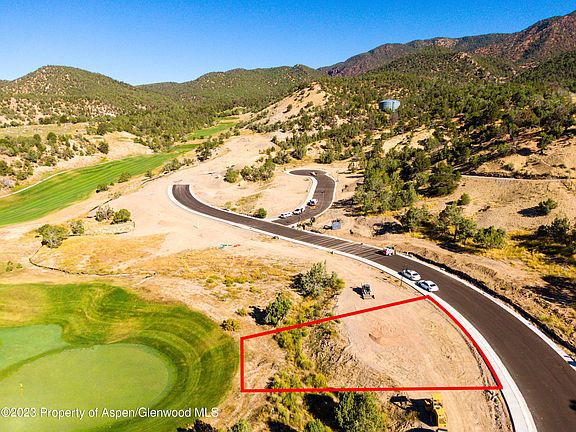 4th image of 581 Deer Valley Dr