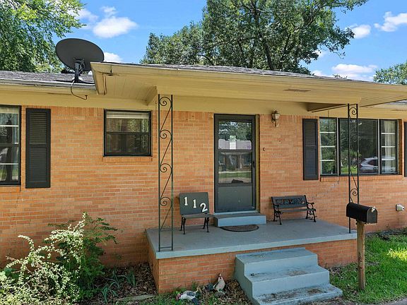 3rd image of 112 Blacknall Dr