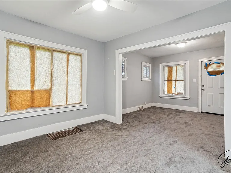 17520 Russell St — Photo 5