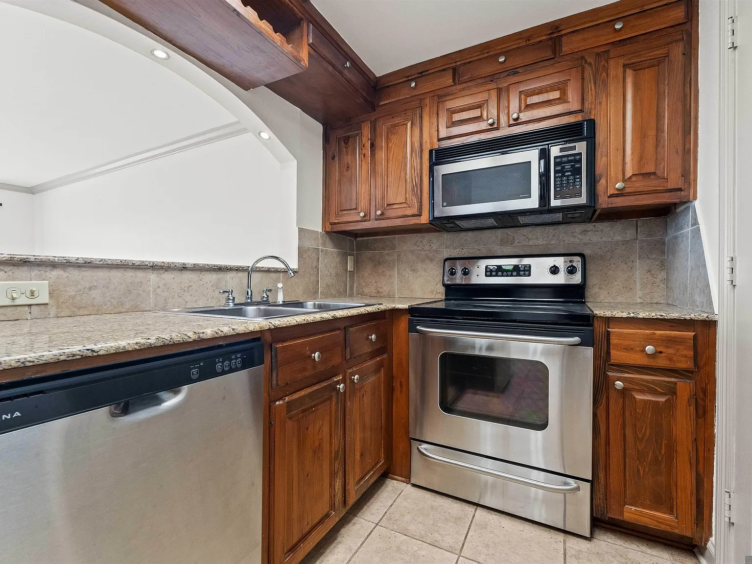 1 bed, 671 sqft, $1,250 — Photo 3