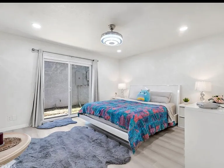 7701 Baird Ave — Photo 35
