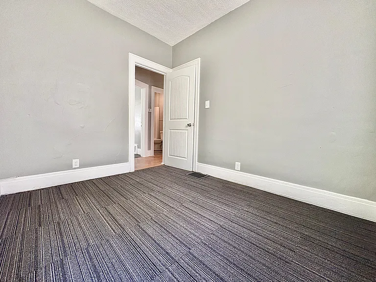 1034 Huey St — Photo 7