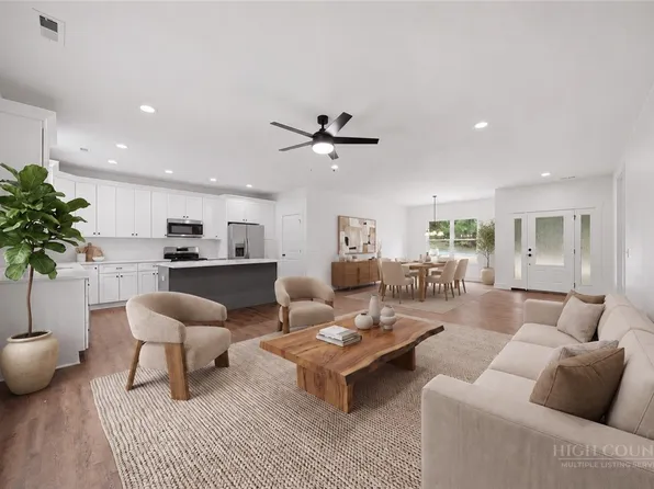 414 Scarlett Oak Court NE, Lenoir, NC 28645