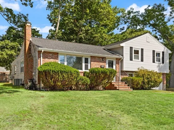 11 Imrie St, Randolph, MA 02368