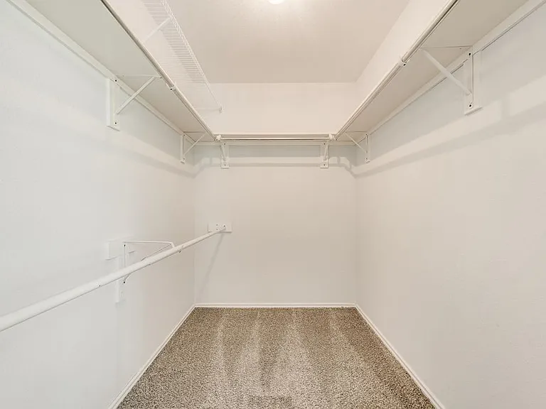 1004 Trickham Dr — Photo 28