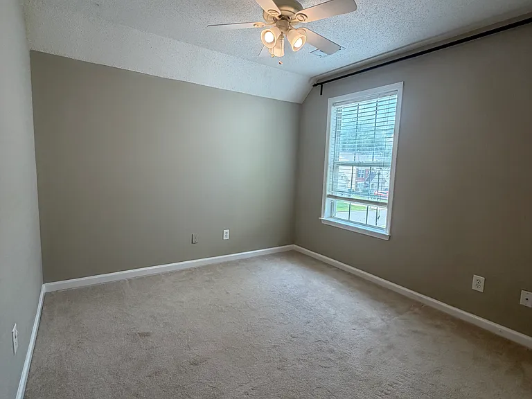 10905 Wittenridge Dr — Photo 17