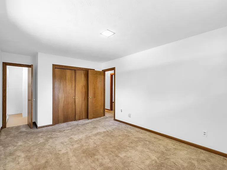 1702 Golfview Dr — Photo 9