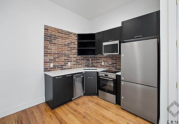 3rd image of 97 Varet St Suite 1L