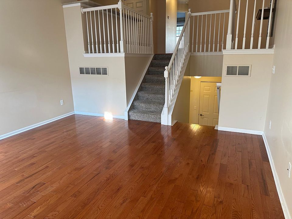 Entrance/living room